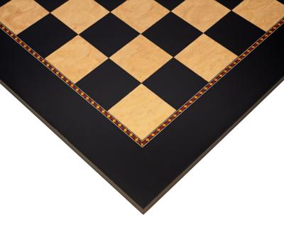 Het Damesgambiet zwartgeverfde populier- en essenwortel-schaakbord