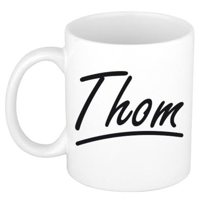Thom Naam koffiemok - beker - met sierlijke letters - wit - 300 ml - Cadeau - Heren Thom Naam koffiemok - beker - met sierlijke letters - wit - 300 ml - Cadeau - Heren