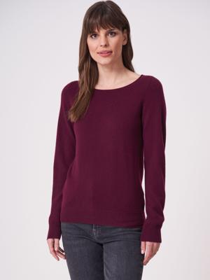 Basic fijngebreide boothals trui van biologisch cashmere