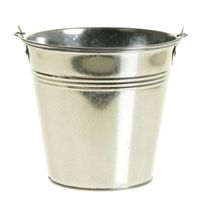 Klein zinken emmertje/bloempot zilver 9 cm hoog Klein zinken emmertje/bloempot zilver 9 cm hoog