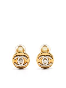 CHANEL Pre-Owned 1997 oorclips met CC-draaislot - Goud