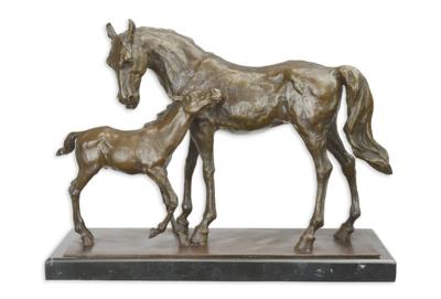 BRONZEN BEELD VAN EEN PAARD EN VEULEN