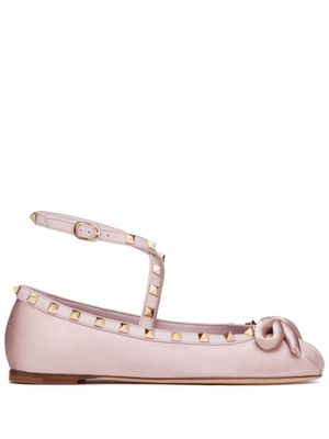 Valentino Garavani ballerines satinées à ornements Rockstud - Rose