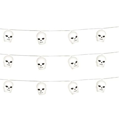 Halloween deco LED verlichting/lampjes schedels - 3x - op batterijen - 220 cm - griezel uitstraling