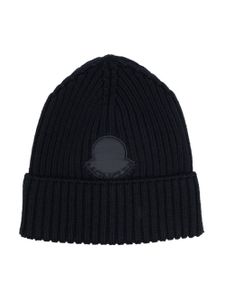 Moncler Enfant bonnet en maille nervurée à patch logo - Bleu