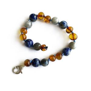 Baby armbandje barnsteen, labradoriet en lapis lazuli | 14 cm