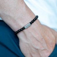 Edelsteen armband graveren - Zwart - M