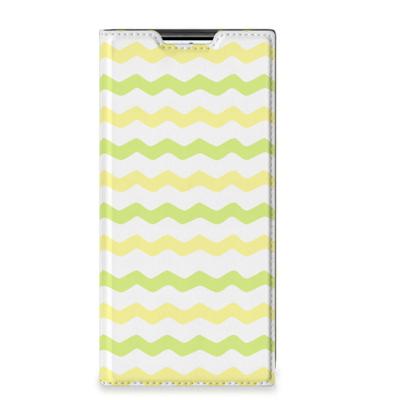 Samsung Galaxy S22 Ultra | Hoesje met Magneet | Waves Yellow