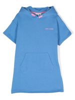 Marc Jacobs Kids robe à logo imprimé au dos - Bleu