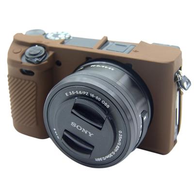 PULUZ zachte siliconen beschermhoes voor Sony ILCE-6300/A6400 (koffie)