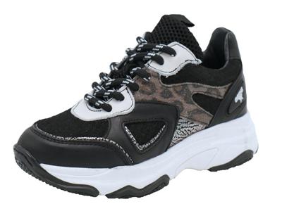 Giga Sneaker