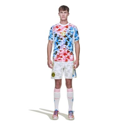 adidas x BAPE Voetbaltenue Blauw Roze Wit adidas x BAPE Voetbaltenue Blauw Roze Wit