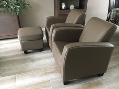 Set van 2 leren fauteuils met houten poten - met hocker - bruin leer - Echt leer, Landelijk, ontdek de vele Leersoorten en Kleuren bij ShopX
