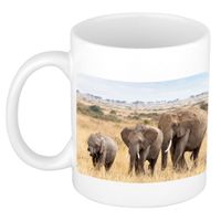 Kudde Afrikaanse olifanten in de Savanne dieren mok / beker wit 300 ml - thumbnail