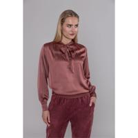 Blouse met strikkraag Blouse met strikkraag