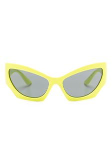 Versace Eyewear lunettes de soleil teintées à monture papillon - Jaune