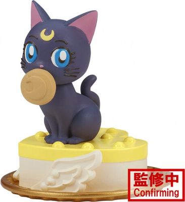 Pretty Guardian Sailor Moon Cosmos Figure - Luna