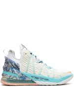 Nike baskets LeBron XVIII 'Reflections Flip' - Blanc