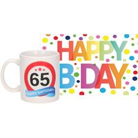 Verjaardag cadeau mok/beker 65 jaar print 300 ml + A5-size wenskaart Happy Birthday