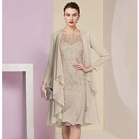 Tweedelig Trompet / zeemeermin Moeder van de bruid jurk Formeel Bruiloft gast Elegant Vintage Ronde hals Tot de knie Chiffon Kant Halve mouw Jas Jurken met Plooien Appliqués 2024 Lightinthebox