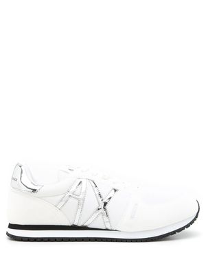 Armani Exchange baskets à logo métallisé - Blanc