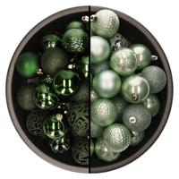 74x stuks kunststof kerstballen mix donkergroen en mintgroen 6 cm - Kerstbal
