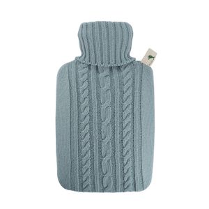 Luxe kruik pastel blauw 1.8 liter met gebreide hoes   -