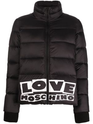 Love Moschino veste matelassée à logo imprimé - Noir