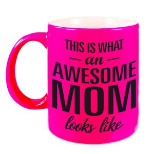 Awesome mom cadeau mok / beker neon roze voor Moederdag 330 ml