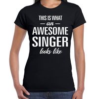 Awesome singer / zangeres cadeau t-shirt zwart dames