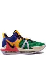 Nike baskets LeBron Witness 7 Multi Color - Vert