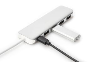 Digitus DA-70242-1 USB 3.2 Gen 1-hub 4 + 1 poorten Met snellaadpoort, Met USB-C stekker, Met aluminium behuizing Zilver