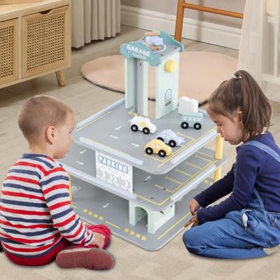 Houten Garagespeelset met 3 Niveaus en 4 Kleine Auto's Helikopter Helipad Benzinestation Lift Autowasstraat en Hefstang voor Kinderen 3+