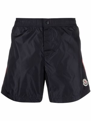 Moncler short de bain à patch logo - Bleu