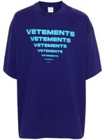 VETEMENTS t-shirt en coton à logo imprimé - Violet