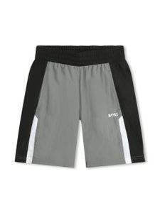 BOSS Kidswear short de sport à logo imprimé - Gris