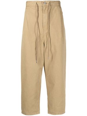 Juun.J pantalon court à coupe fuselée - Marron