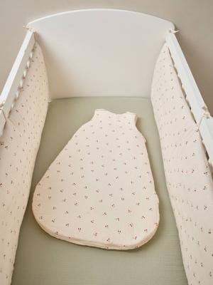 Bedbumper / bumpers CHERRY wit, bedrukt