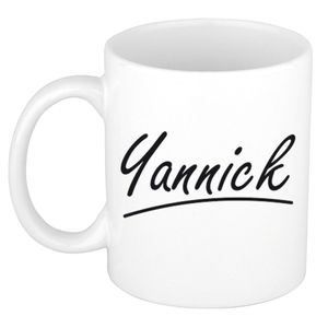 Naam cadeau mok / beker Yannick met sierlijke letters 300 ml   -