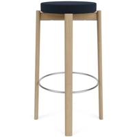 Audo Copenhagen Passage barkruk H76 naturel eiken Vidar Dark Blue