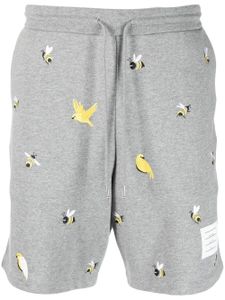 Thom Browne short à imprimé graphique - Gris