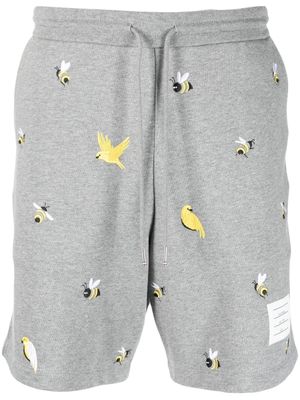 Thom Browne short à imprimé graphique - Gris