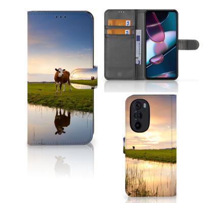 Motorola Edge 30 Pro | Telefoonhoesje | Met pasjeshouder | Koe