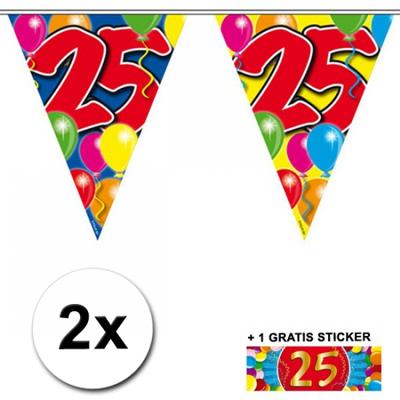 Leeftijd versiering - 2x vlaggenlijnen 25 jaar - met gratis sticker - feestartikelen - verjaardag