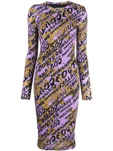 Versace Jeans Couture robe mi-longue à logo Barocco imprimé - Violet