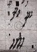 Kunstdruk Edition Street - Walking the Wall 50x70cm