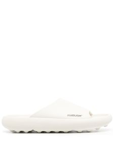 AMBUSH claquettes à logo imprimé - Blanc