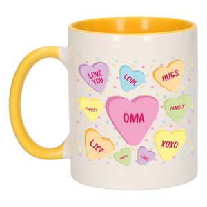 Cadeau koffiemok voor oma - hartjes snoepjes - geel - verjaardag kado - mok met tekst