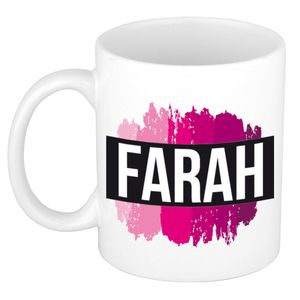 Naam cadeau mok / beker Farah met roze verfstrepen 300 ml