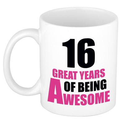 Verjaardag 16 jaar Koffiemok Cadeau - Great years of being awesome - wit/roze - voor dames
